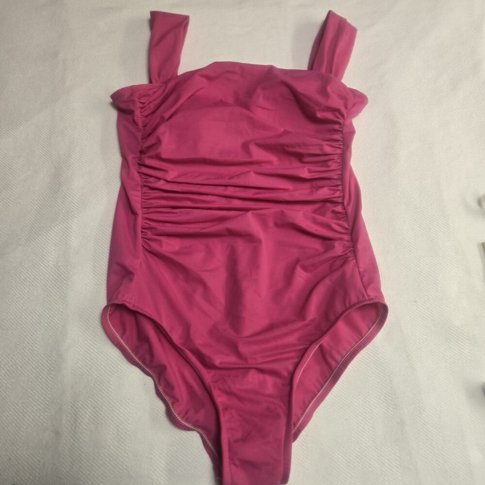 TRIM SHAPER Woman Sz 16 Pink One Piece Rhed Bathing Suit Beach Resort FLAW